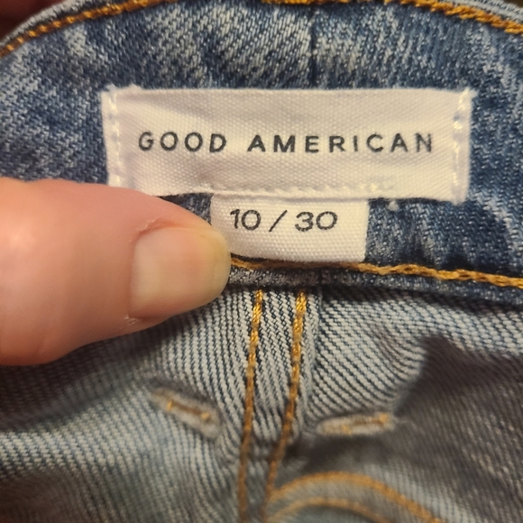 Good American Petite Relaxed Fit Jeans - Picture 6 of 7